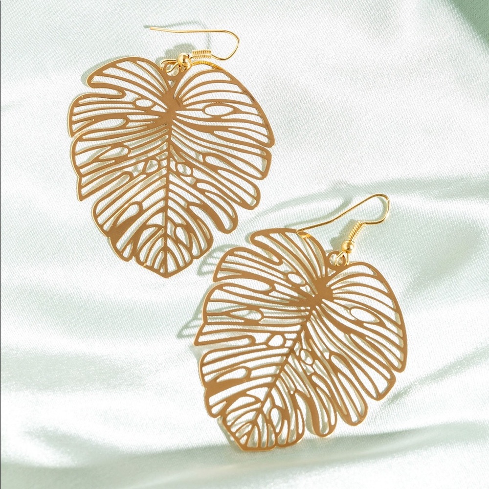 🍋Palm Leaf Drop Earrings by Shein (New!)
